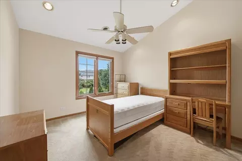 Bedroom - 1522 Coventry Ln, Munster, IN 46321 photo 5 of 5