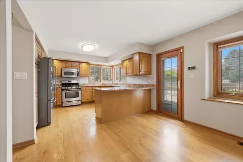 Kitchen - 1522 Coventry Ln, Munster, IN 46321 photo 1 of 4