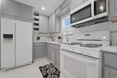 Kitchen - 2650 Monroe St, Gary, IN 46407 photo 1 of 2