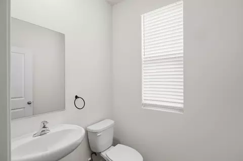 Bath - 10334 Morse Pl, Saint John, IN 46373 photo 3 of 3