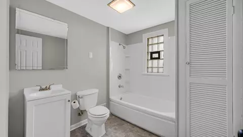 Bath - 7212 Mclaughlin Ave, Hammond, IN 46324 photo 2 of 2