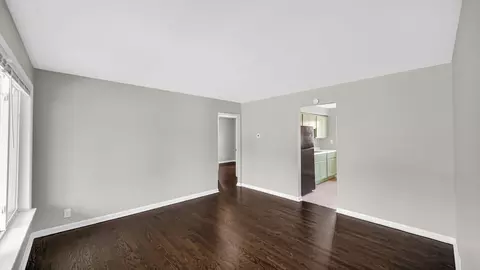 Living - 7212 Mclaughlin Ave, Hammond, IN 46324 photo 2 of 3