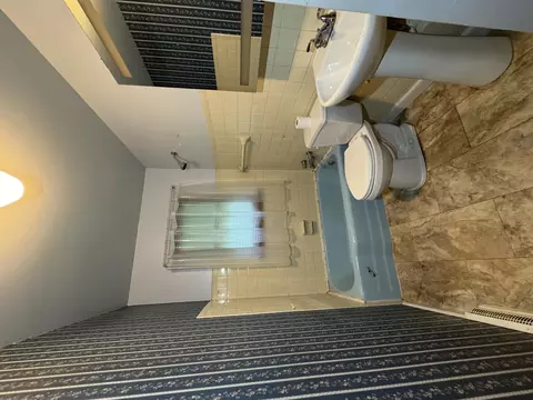 Bath - 2410 Old Hobart Rd, Gary, IN 46405 photo 1 of 1