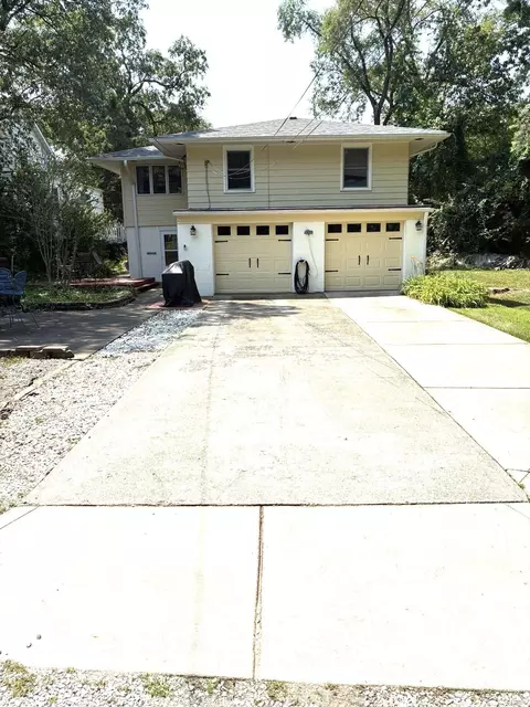 Exterior - 7936 Locust Ave, Gary, IN 46403 photo 3 of 6