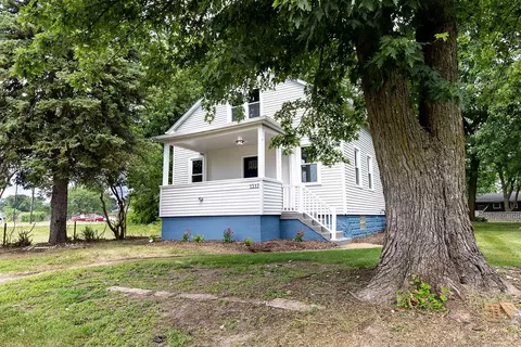 Exterior - 1517 Jennings St, Gary, IN 46404 photo 3 of 10