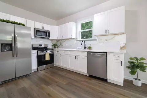 Kitchen - 1517 Jennings St, Gary, IN 46404 photo 6 of 7