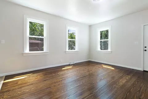 Living - 1517 Jennings St, Gary, IN 46404 photo 3 of 6