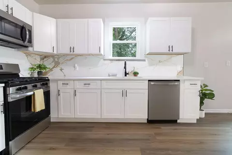 Kitchen - 1517 Jennings St, Gary, IN 46404 photo 3 of 7