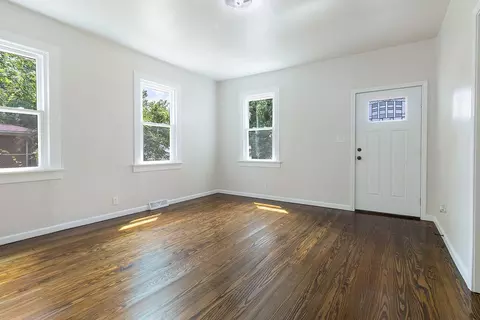 Living - 1517 Jennings St, Gary, IN 46404 photo 5 of 6