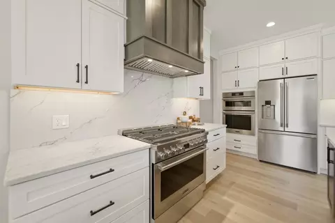 Kitchen - 8450 W 105th Ave, Saint John, IN 46373 photo 5 of 6