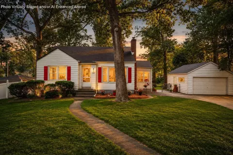 24 Indian Trl, Merrillville, IN 46410