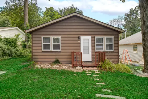 4117 Wildwood Rd, Valparaiso, IN 46383
