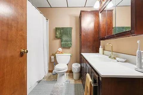 Bath - 501 Belden Dr, Dyer, IN 46311 photo 2 of 2