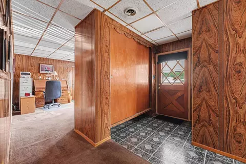Entry Way - 501 Belden Dr, Dyer, IN 46311 photo 1 of 2