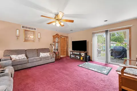 Living - 501 Belden Dr, Dyer, IN 46311 photo 2 of 2