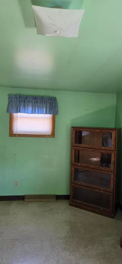 Bedroom - 1539 Roberts Ave, Whiting, IN 46394 photo 2 of 2