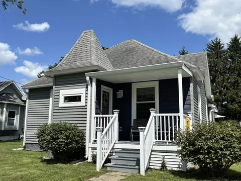 303 N Davis St, Wolcott, IN 47995