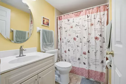 Bath - 2529 E Lakeshore Dr #A-47, Crown Point, IN 46307 photo 3 of 3