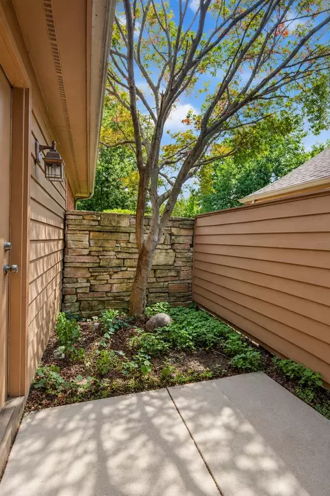 Exterior - 949 Cornwallis Ln, Munster, IN 46321 photo 7 of 7