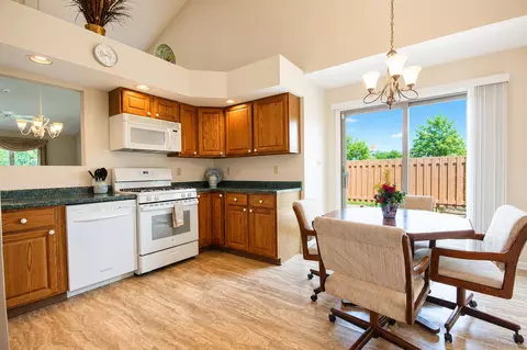 Kitchen - 949 Cornwallis Ln, Munster, IN 46321 photo 2 of 2