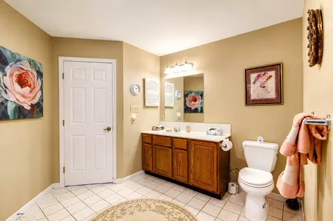 Bath - 949 Cornwallis Ln, Munster, IN 46321 photo 3 of 5