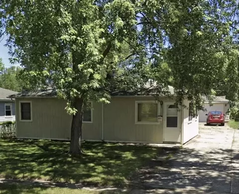 3973 Howard St, Hobart, IN 46342