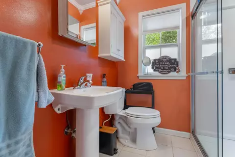 Bath - 8602 Maple Ave, Gary, IN 46403 photo 1 of 2