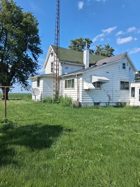 15693 W 800, Francesville, IN 47946