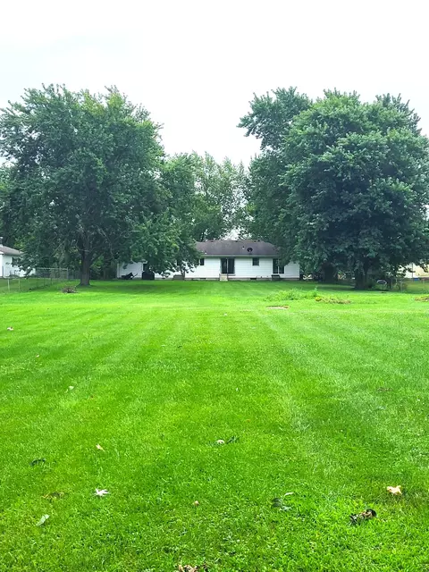 Exterior - 268 S State Rd 2, Hebron, IN 46341 photo 5 of 8