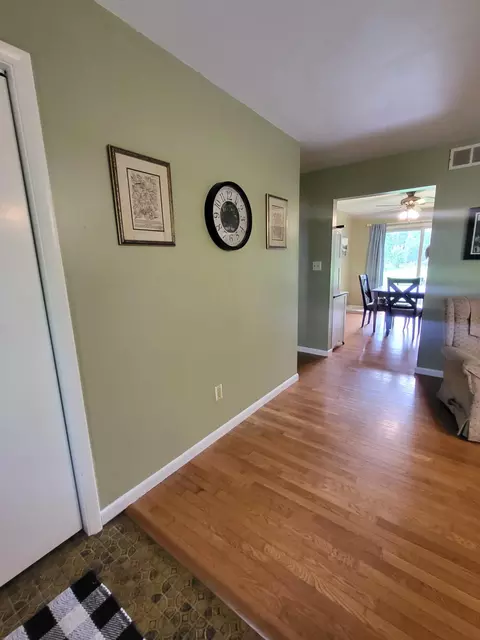 Entry Way - 268 S State Rd 2, Hebron, IN 46341 photo 1 of 3