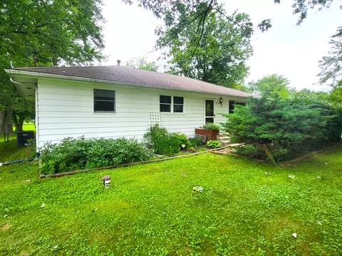 Exterior - 268 S State Rd 2, Hebron, IN 46341 photo 2 of 8