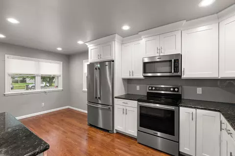 Kitchen - 44 Timrick Dr, Munster, IN 46321 photo 4 of 4