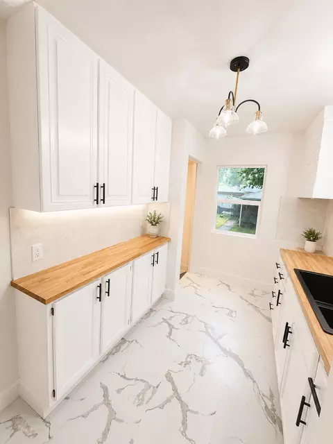 Kitchen - 4368 Delaware St, Gary, IN 46409 photo 2 of 3