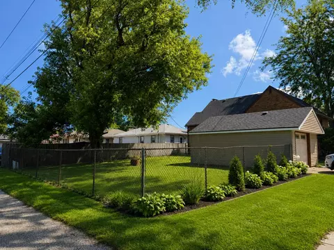 Exterior - 802 N Lafayette St, Griffith, IN 46319 photo 8 of 11