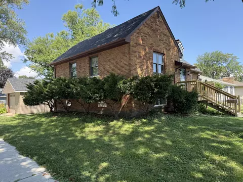 Exterior - 802 N Lafayette St, Griffith, IN 46319 photo 5 of 11