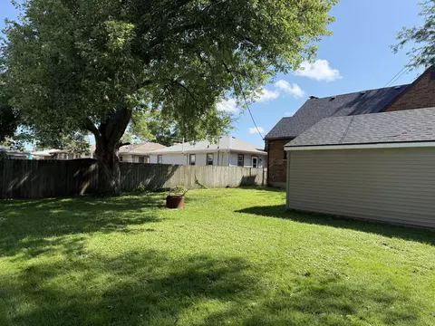 Exterior - 802 N Lafayette St, Griffith, IN 46319 photo 3 of 11