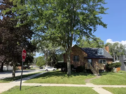 Exterior - 802 N Lafayette St, Griffith, IN 46319 photo 6 of 11