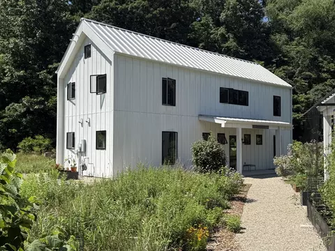 314 Tryon Farm Ln, Michigan City, IN 46360