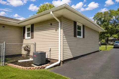 Exterior - 4764 Ralston Pl, Griffith, IN 46319 photo 3 of 6