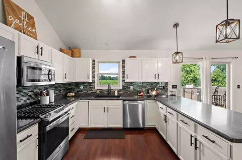 Kitchen - 360 E 123rd Pl, Crown Point, IN 46307 photo 4 of 5