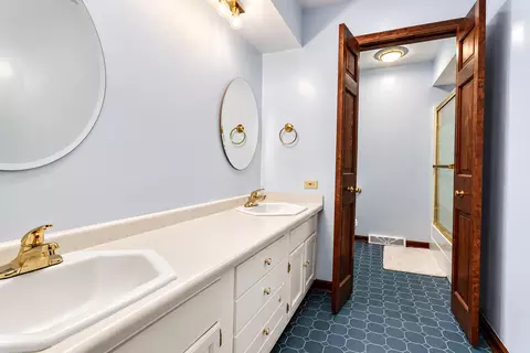 Bath - 720-730 Roy St, Dyer, IN 46311 photo 6 of 8