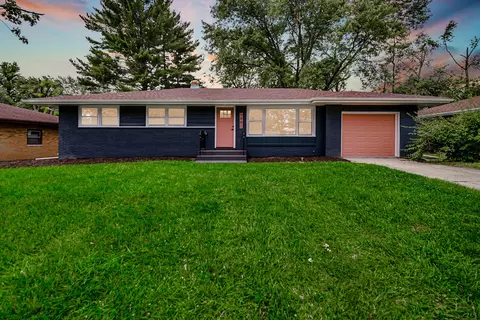 5880 Grant Pl, Merrillville, IN 46410