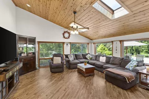 Living - 6234 E 109th Ave, Crown Point, IN 46307 photo 2 of 2