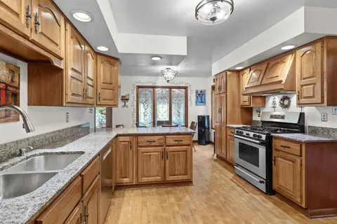Kitchen - 6234 E 109th Ave, Crown Point, IN 46307 photo 1 of 4