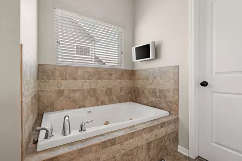 Bath - 7241 E 104th Pl, Crown Point, IN 46307 photo 2 of 4
