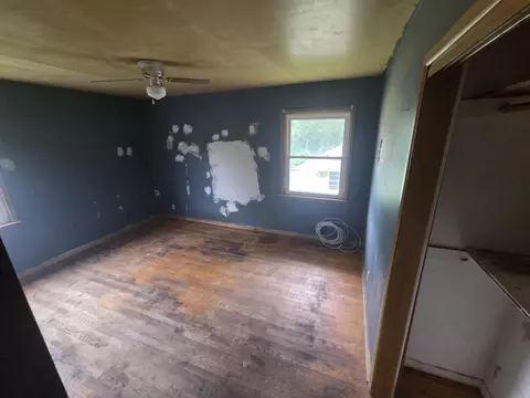 Bedroom - 5012 Arthur St, Gary, IN 46408 photo 3 of 4