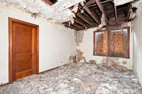 Bedroom - 400 E 41st Ave, Gary, IN 46409 photo 4 of 8