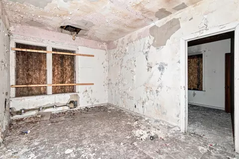 Bedroom - 400 E 41st Ave, Gary, IN 46409 photo 7 of 8