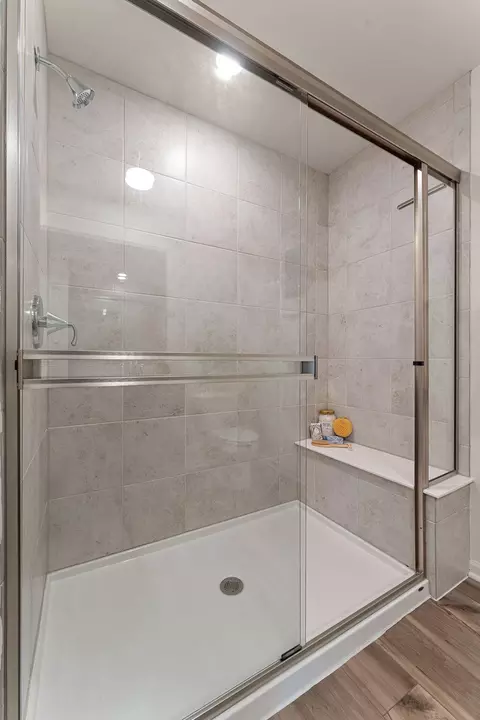 Bath - 1762 E 110th Pl, Crown Point, IN 46307 photo 5 of 6