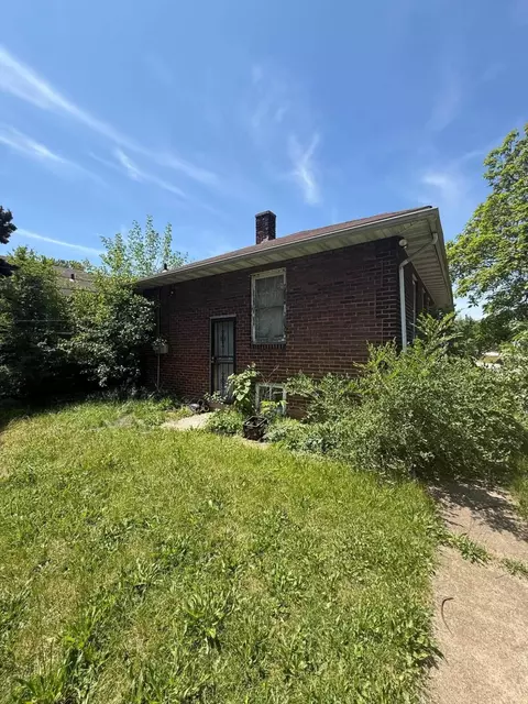 801 Tennessee St, Gary, IN 46402 photo 4